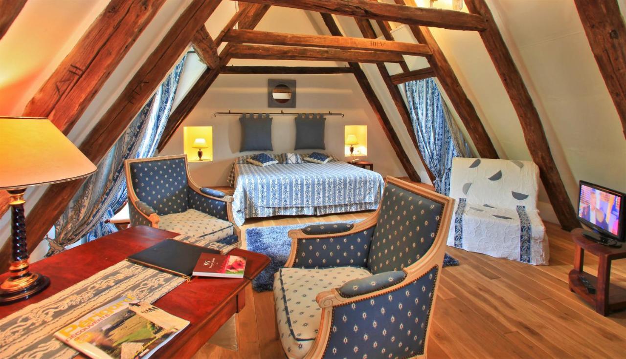 Hotel De La Ferme Lamy Meyrals Exteriör bild